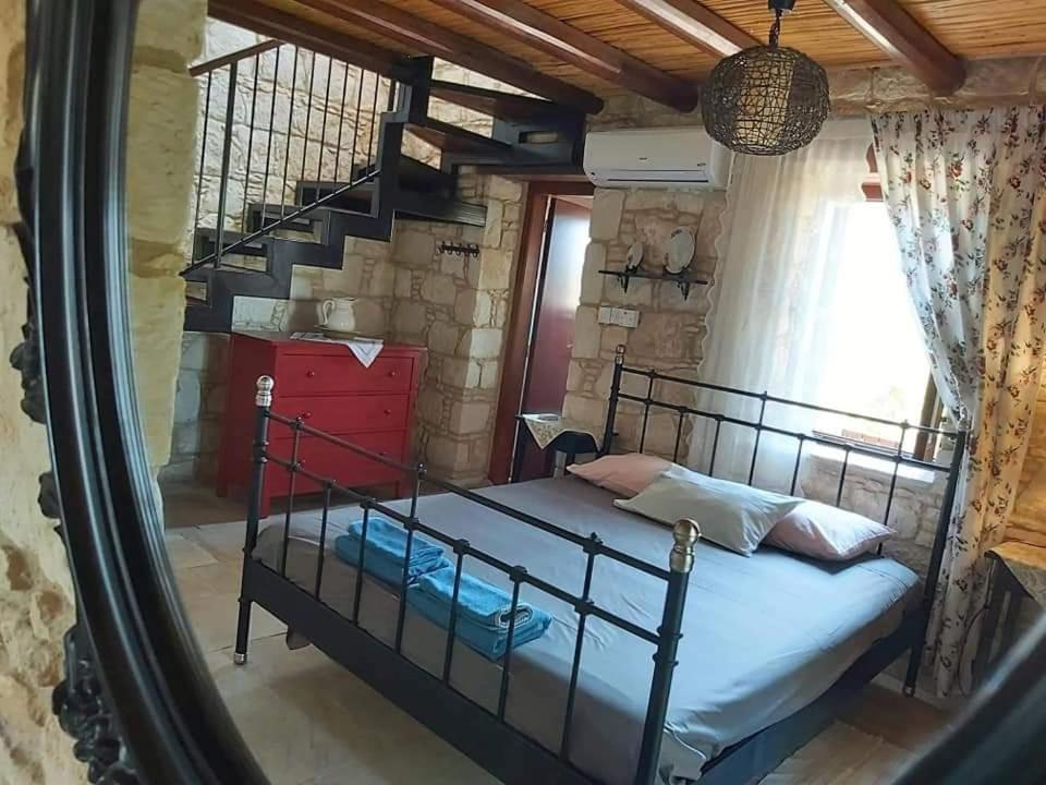 Maison d'hôtes Aliki'S House 1+ 2 à Polis Extérieur photo