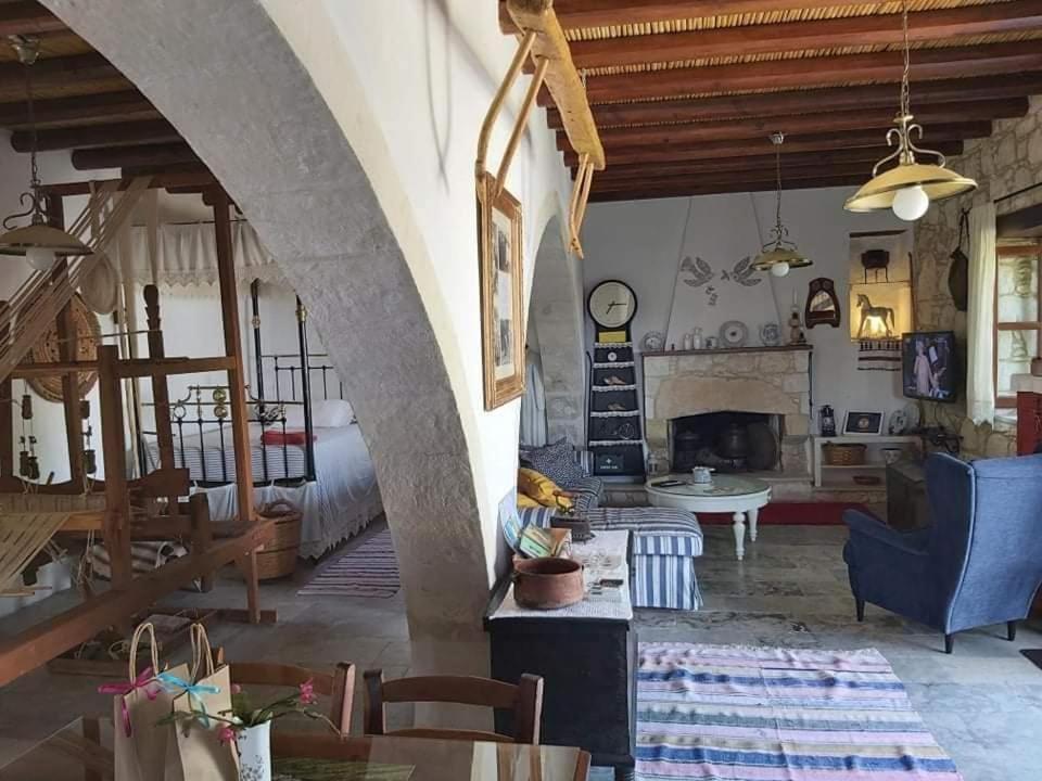 Maison d'hôtes Aliki'S House 1+ 2 à Polis Extérieur photo