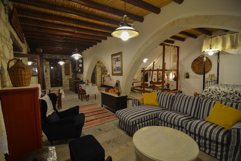 Maison d'hôtes Aliki'S House 1+ 2 à Polis Chambre photo